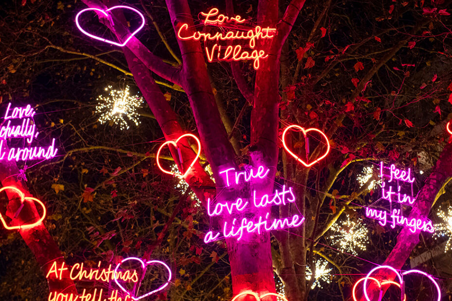 Love_quotes_lights_Connaught_Village_Tree
